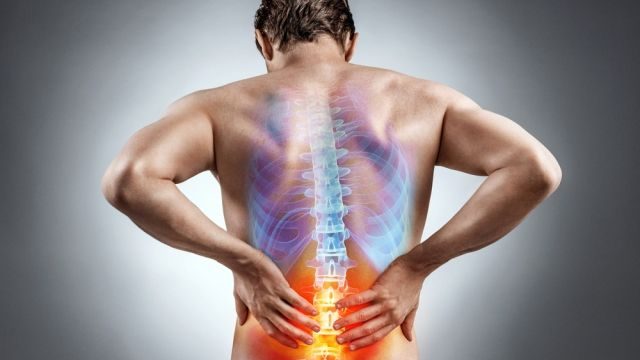 Як допомогти собі при болях у спині
